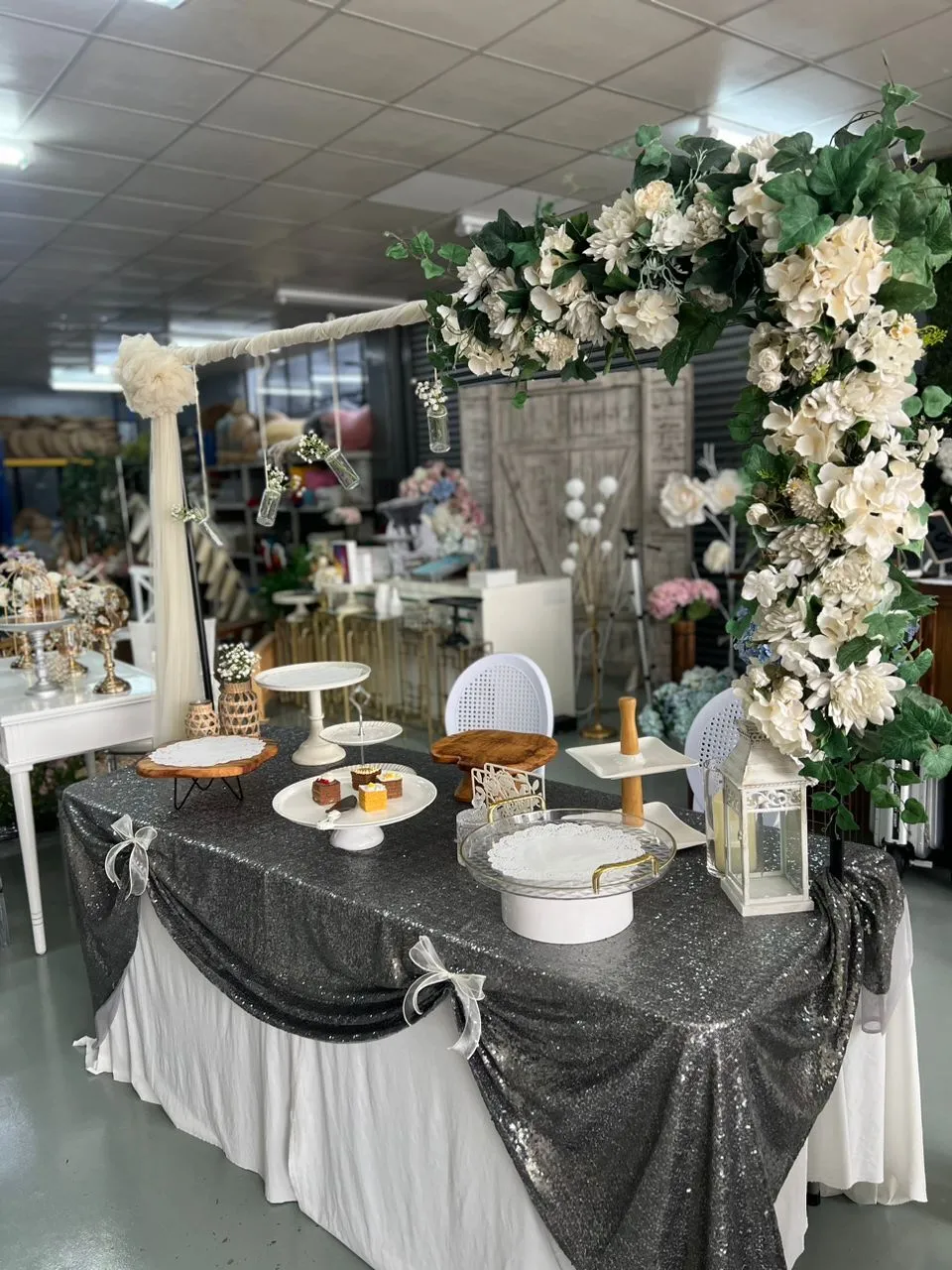 Pakej Silver White Dessert Table