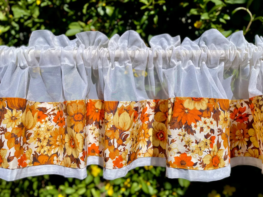 Floral Mesh Cafe Curtain (single) 2