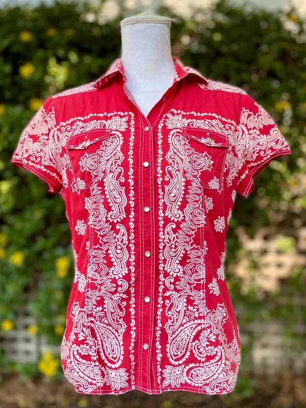 Red Short-Sleeve Rodeo Shirt with Paisley motif