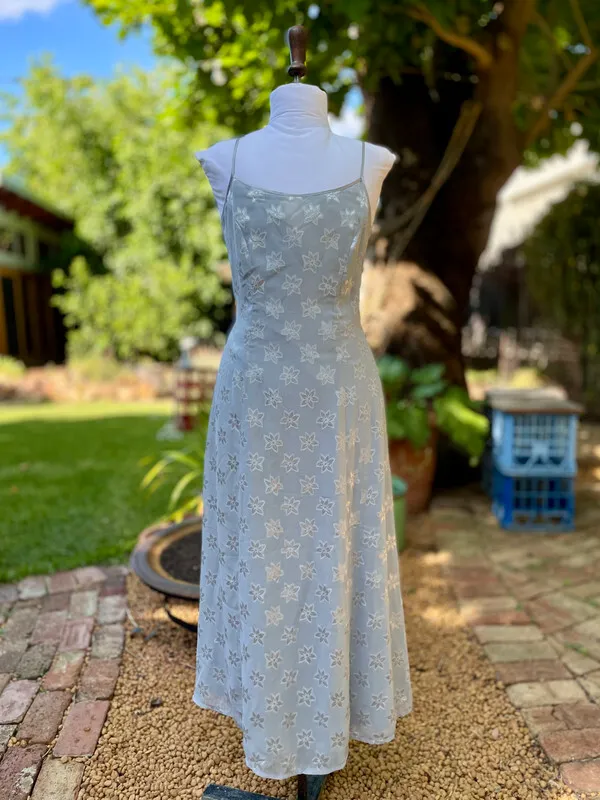 Grey Floral Sleeveless Princess Cut Evening Dress