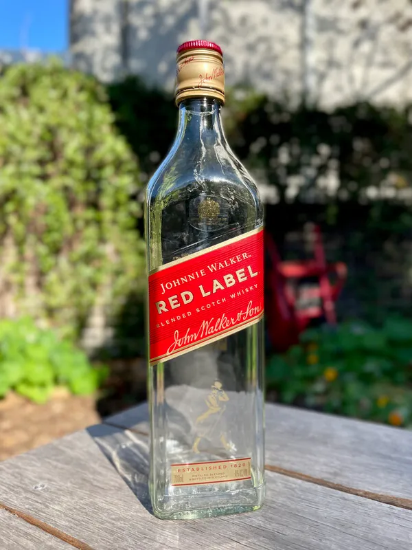 Johnny Walker Whiskey Bottle 700mL (Black)