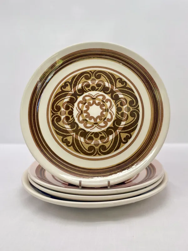 Set of 7 Dining Plates with Kaleidescopic Pattern
