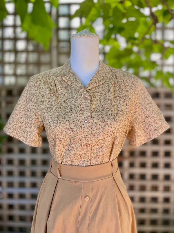 Short-Sleeved Floral Blouse