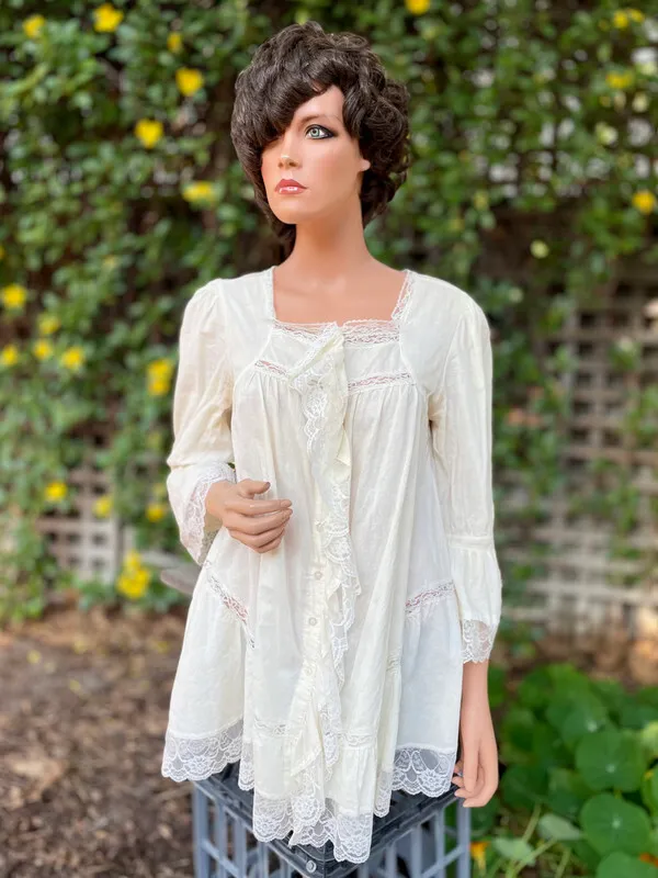 White Three-Quarter Sleeve Blouse