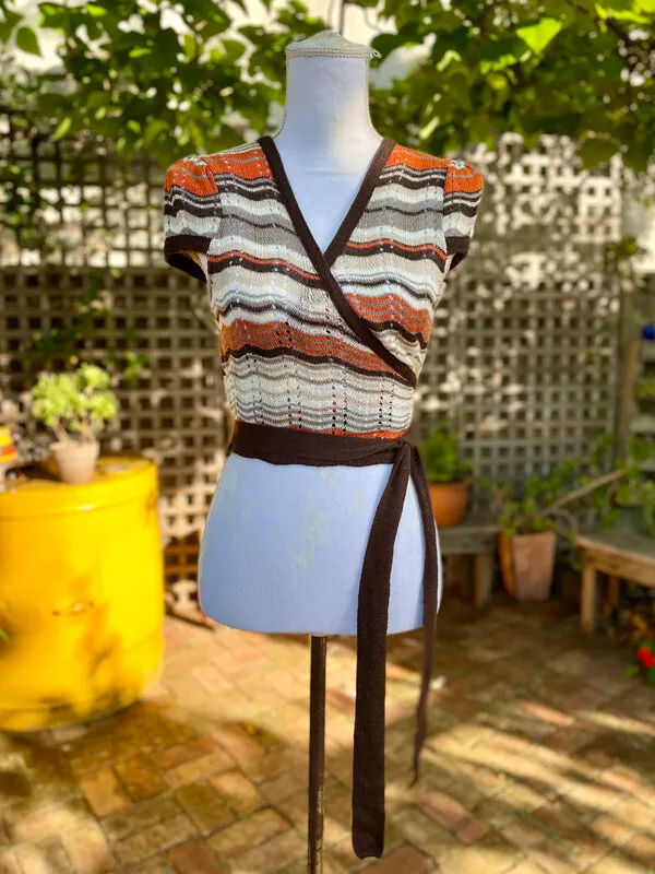 Short-Sleeved Wrap Knit Crop Top