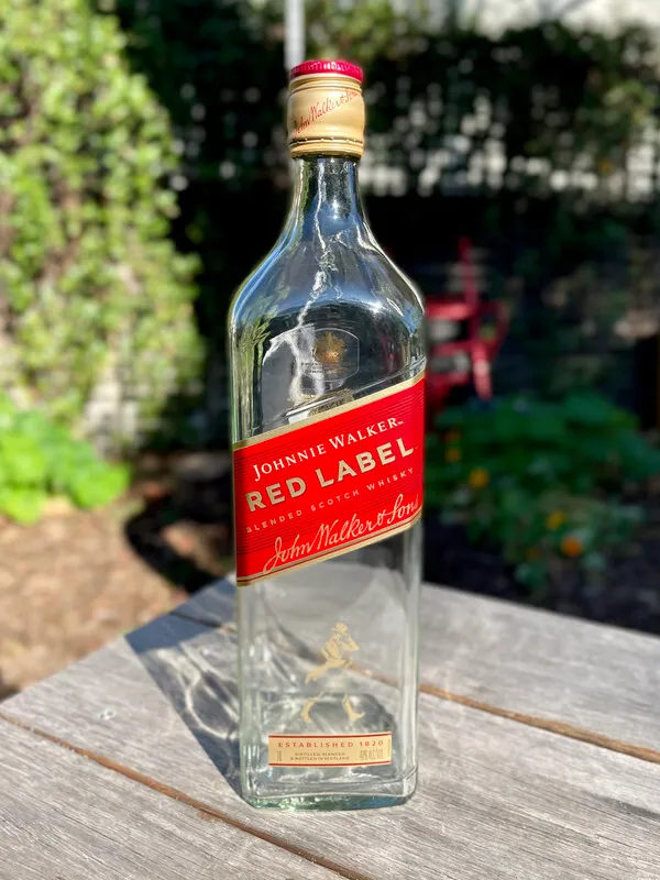 Johnny Walker Whiskey Bottle 1L (Red)