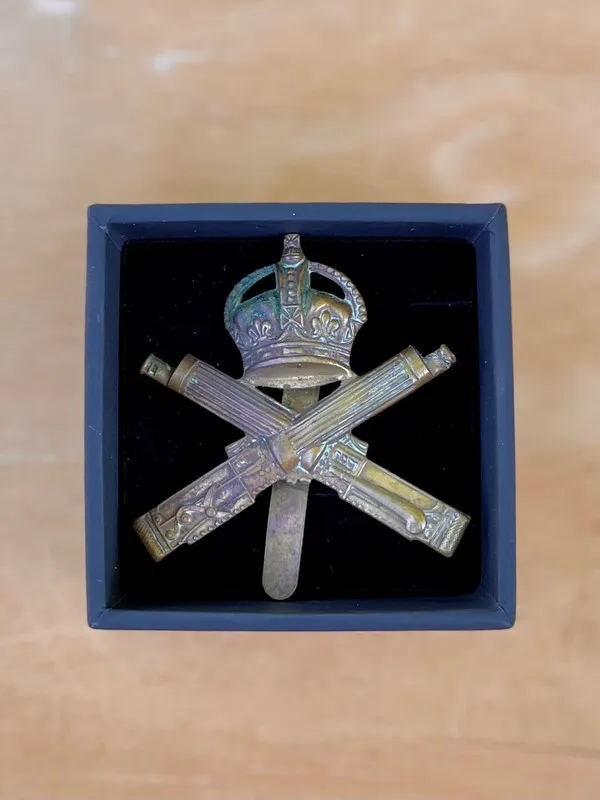 Brown WW1 Machine Gun Corps Badge Clip