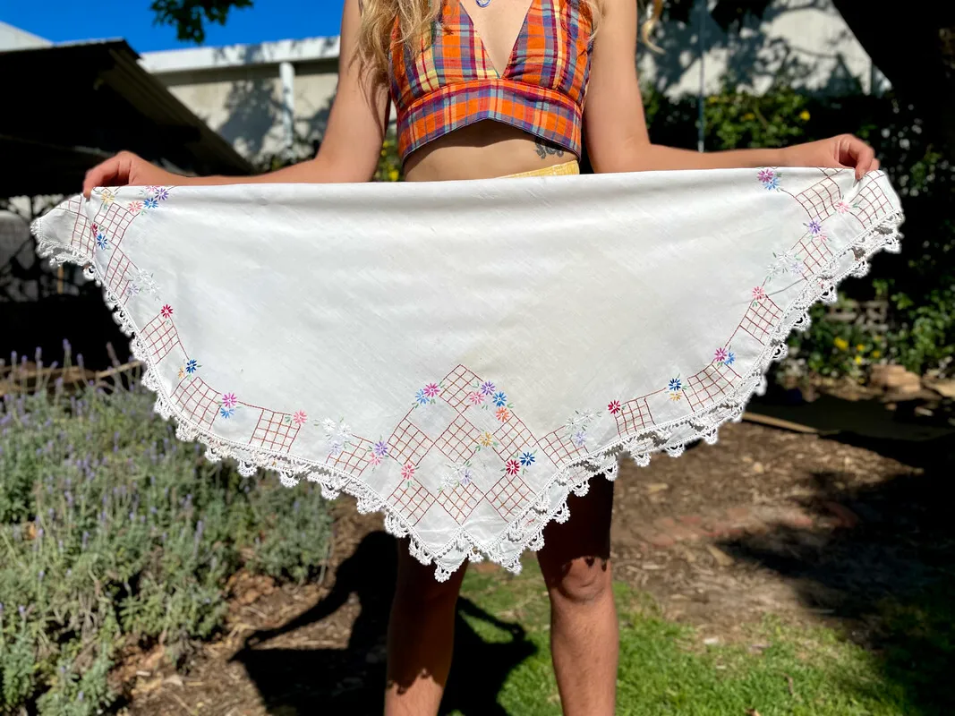 Embroided Small Circular Tablecloth