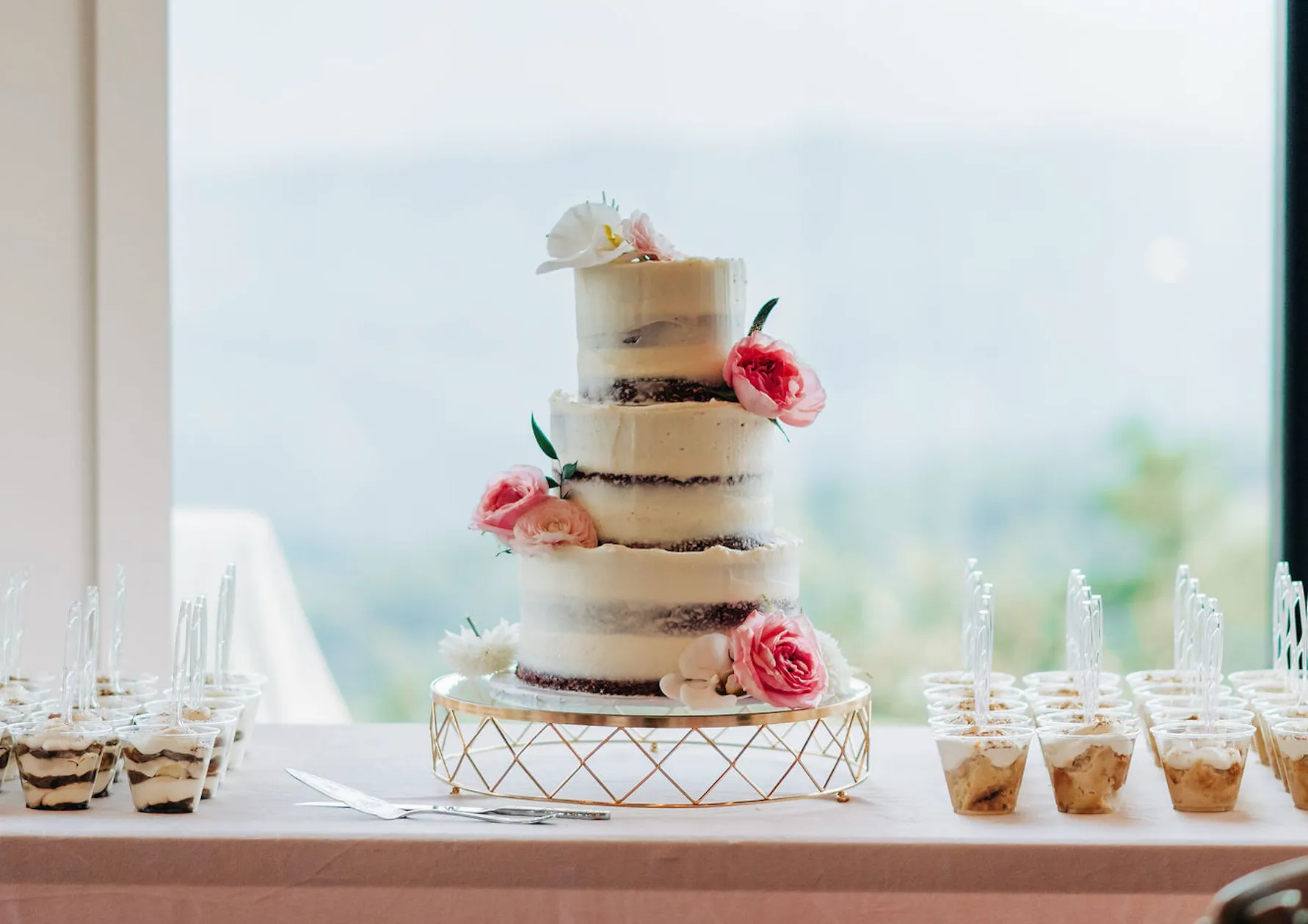  Gold Dessert Displays