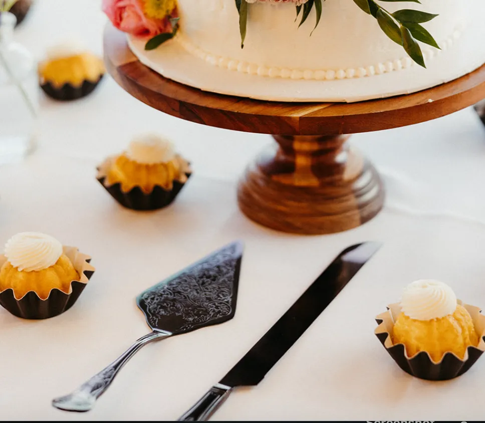 Black Etched Cake and Knife Server