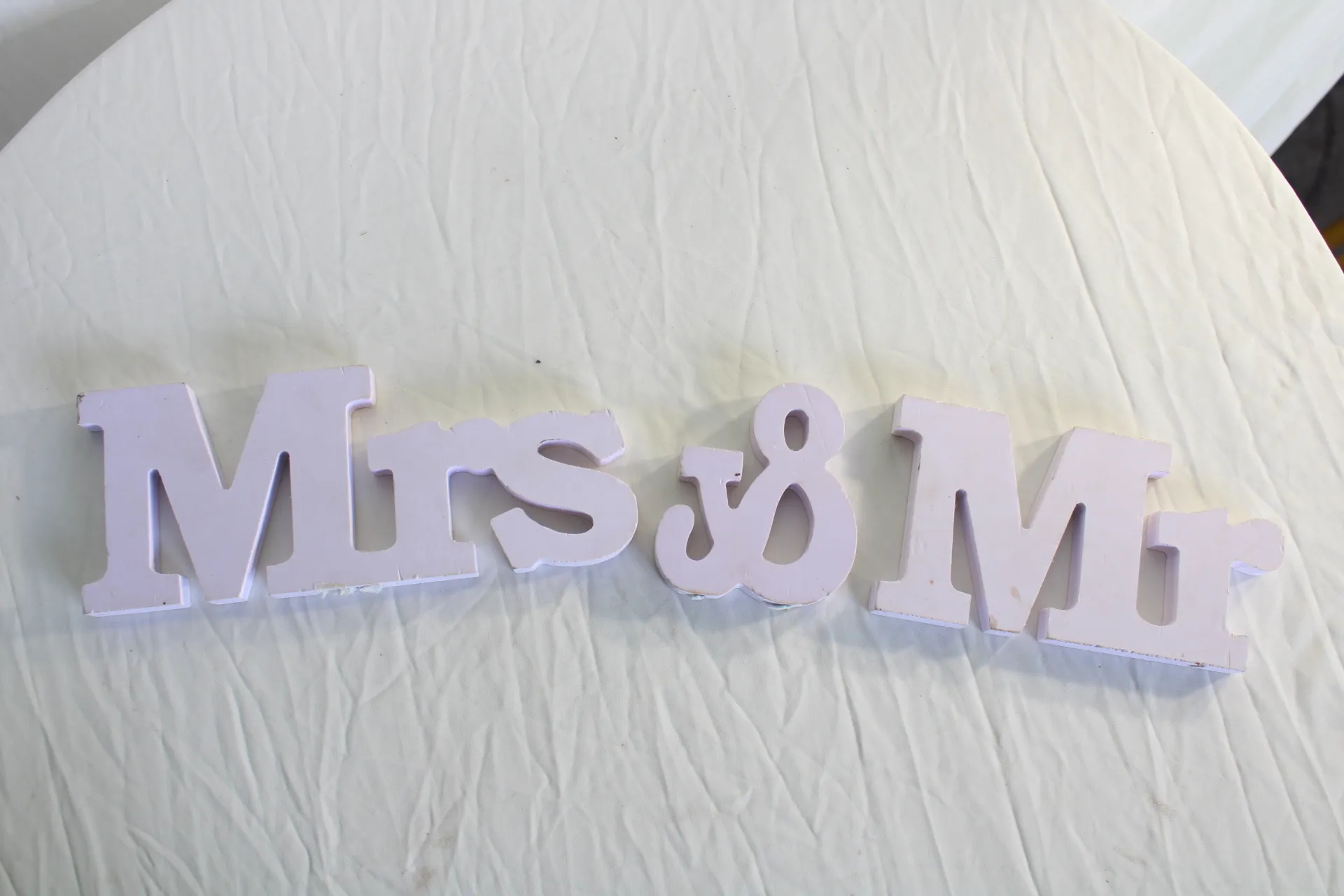Mr & Mrs Sign