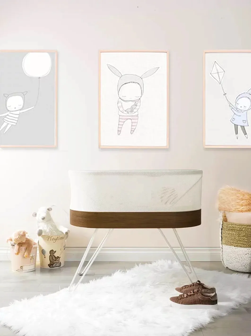 SNOO includes 2 sheets and 2 Snoo sacks