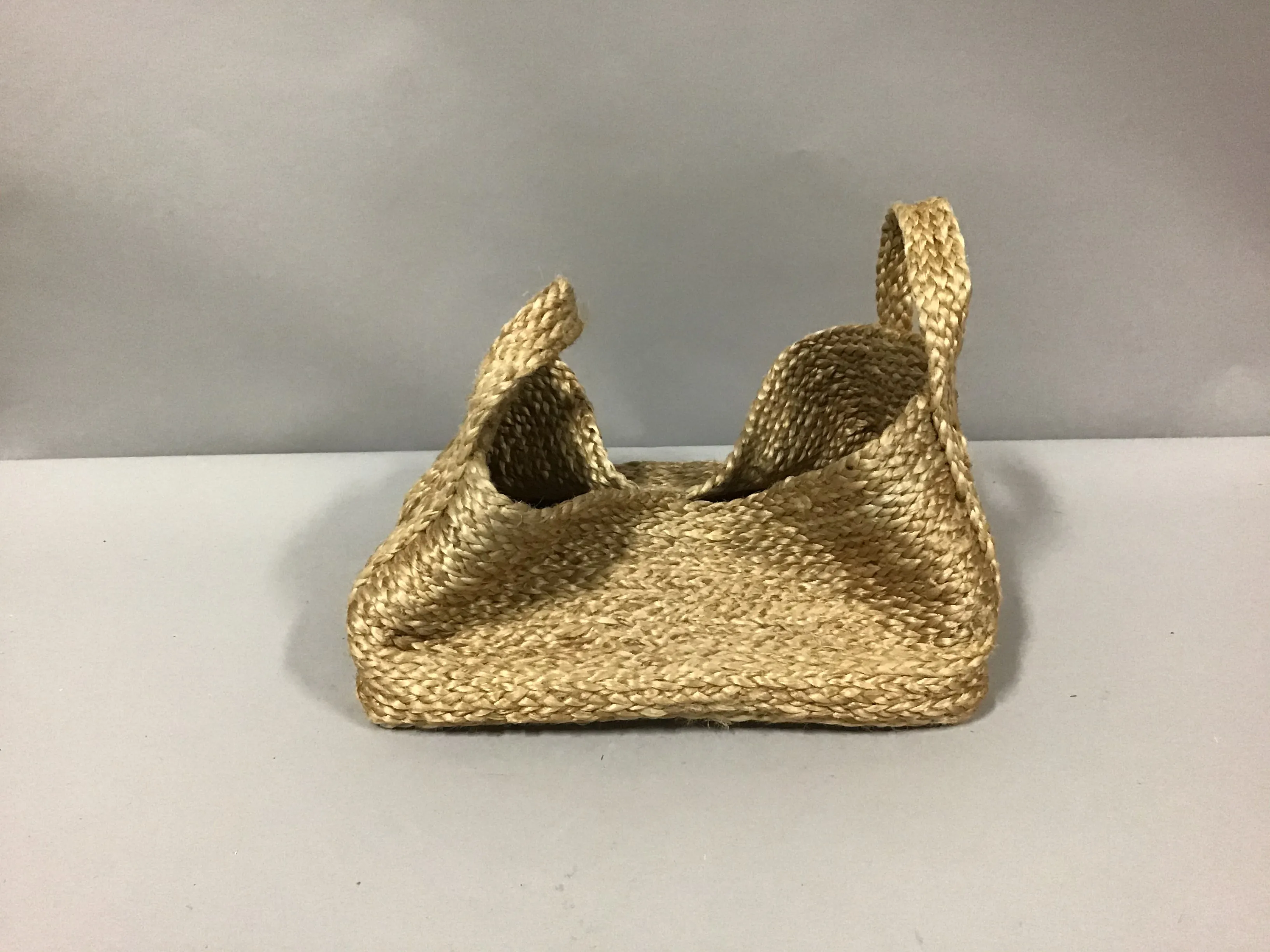 basket with handles 