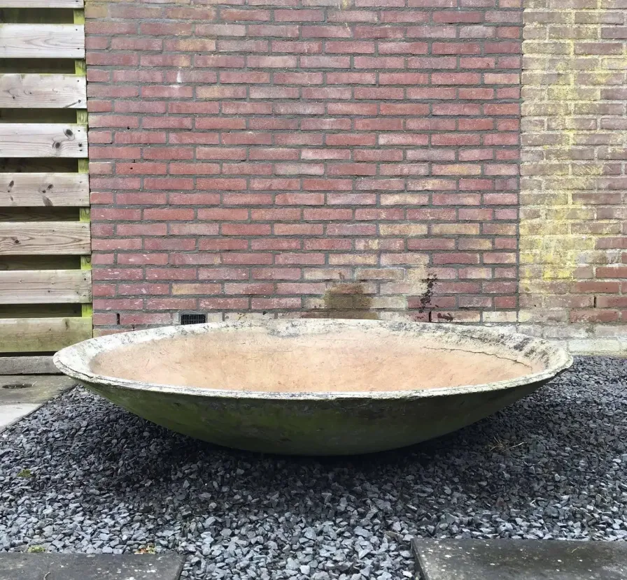 saucer planter  RH