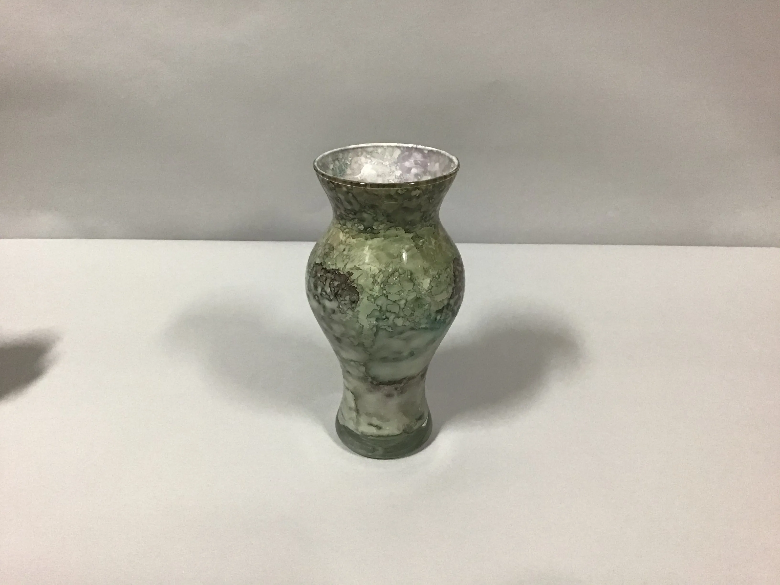 vase mottled pattern amphora 9.5"
