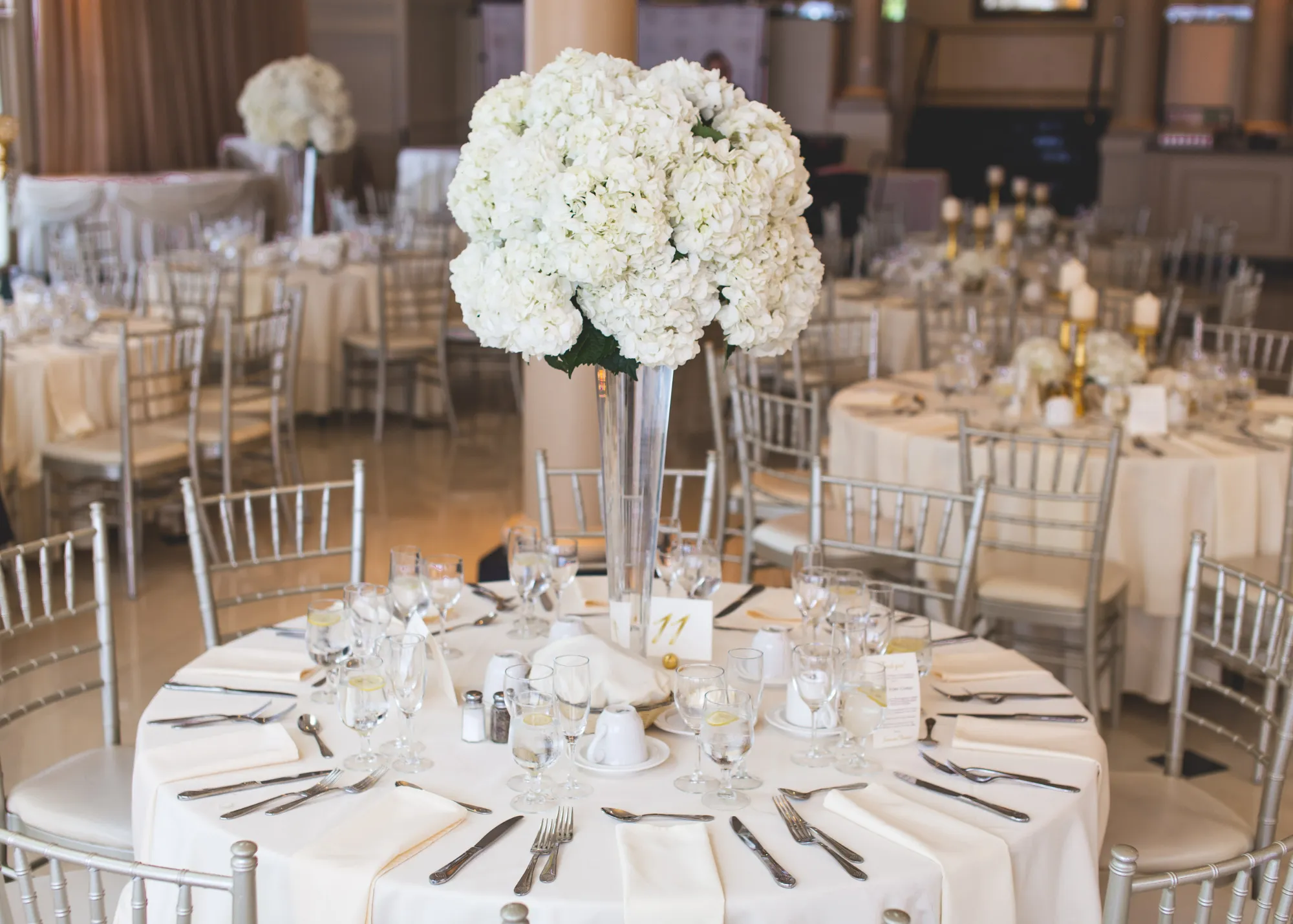 White linen for 5ft Round Table (polyester, floor length on 5ft round table)