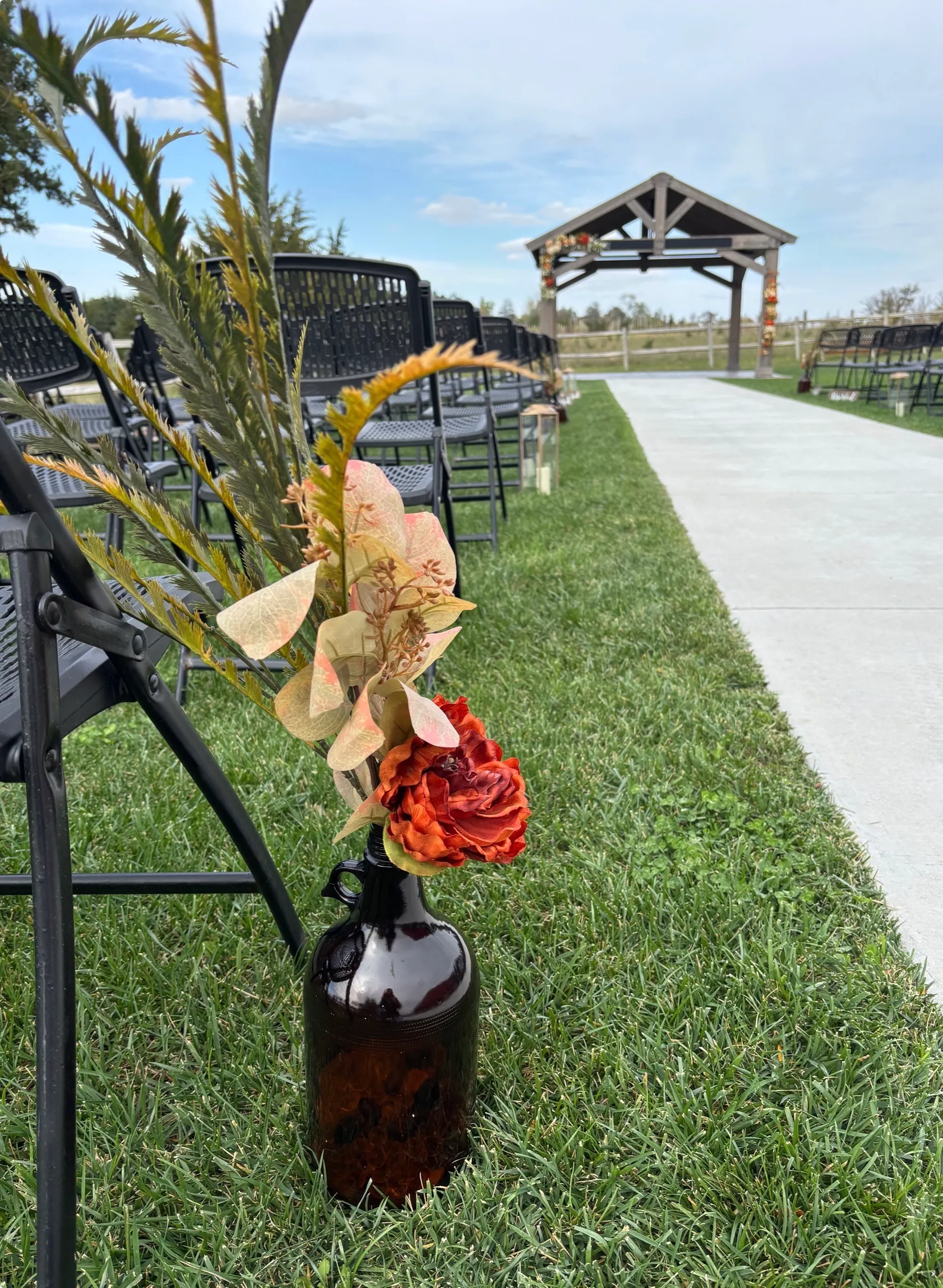 Aisle and Arch Decor 