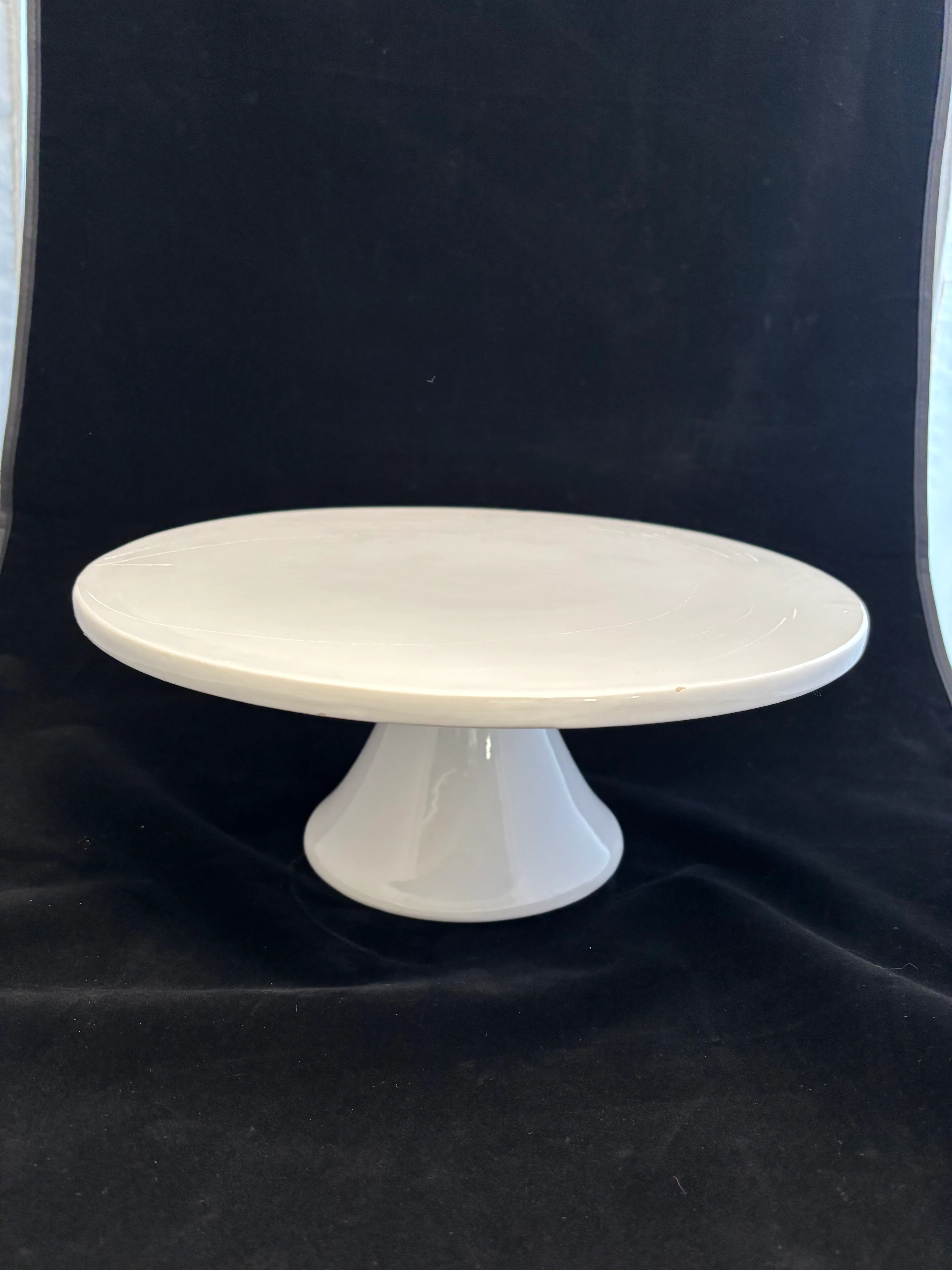 White Modern Cake Stand 1