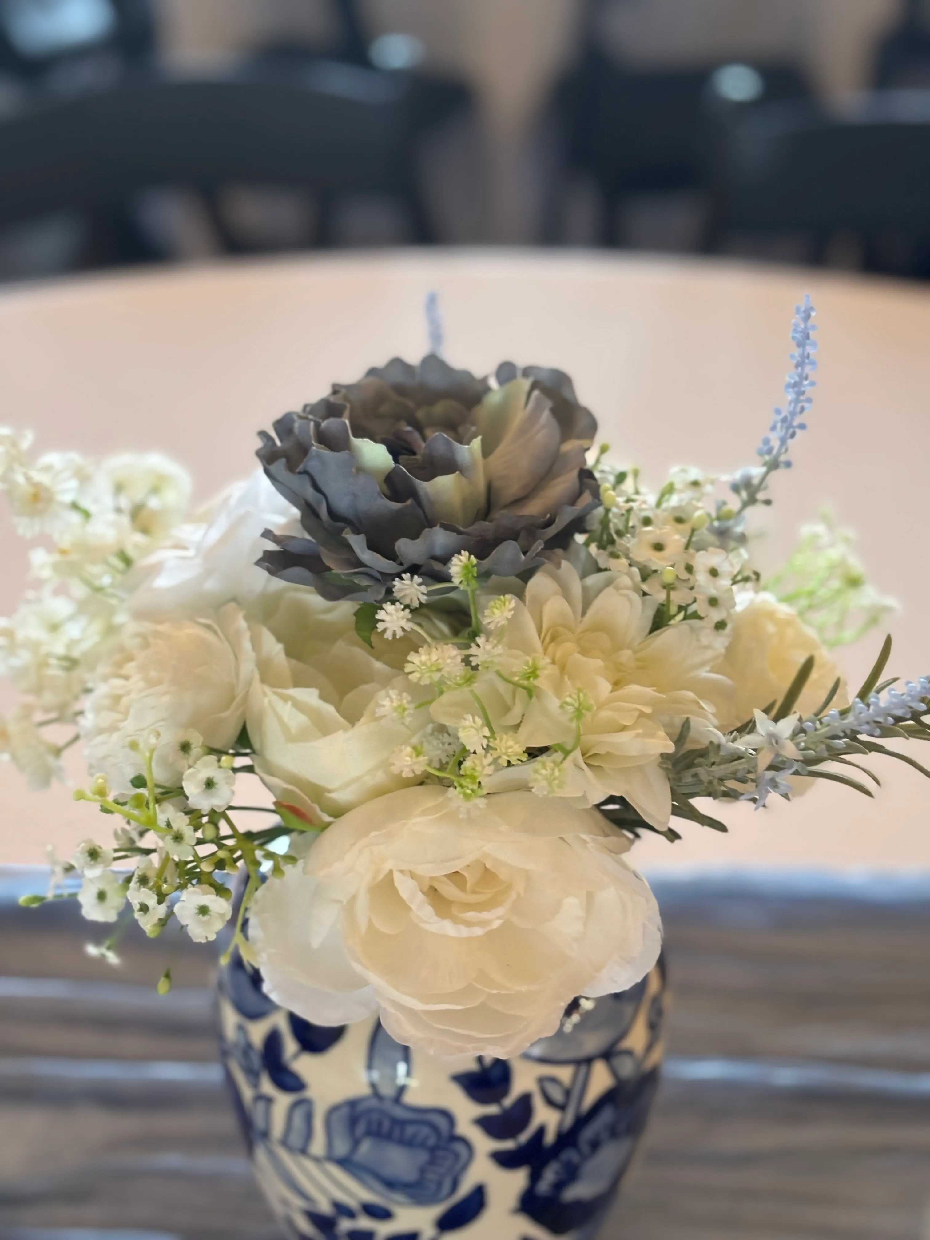 White and Blue Premade Floral Centerpiece Large Vase (Long Stems)