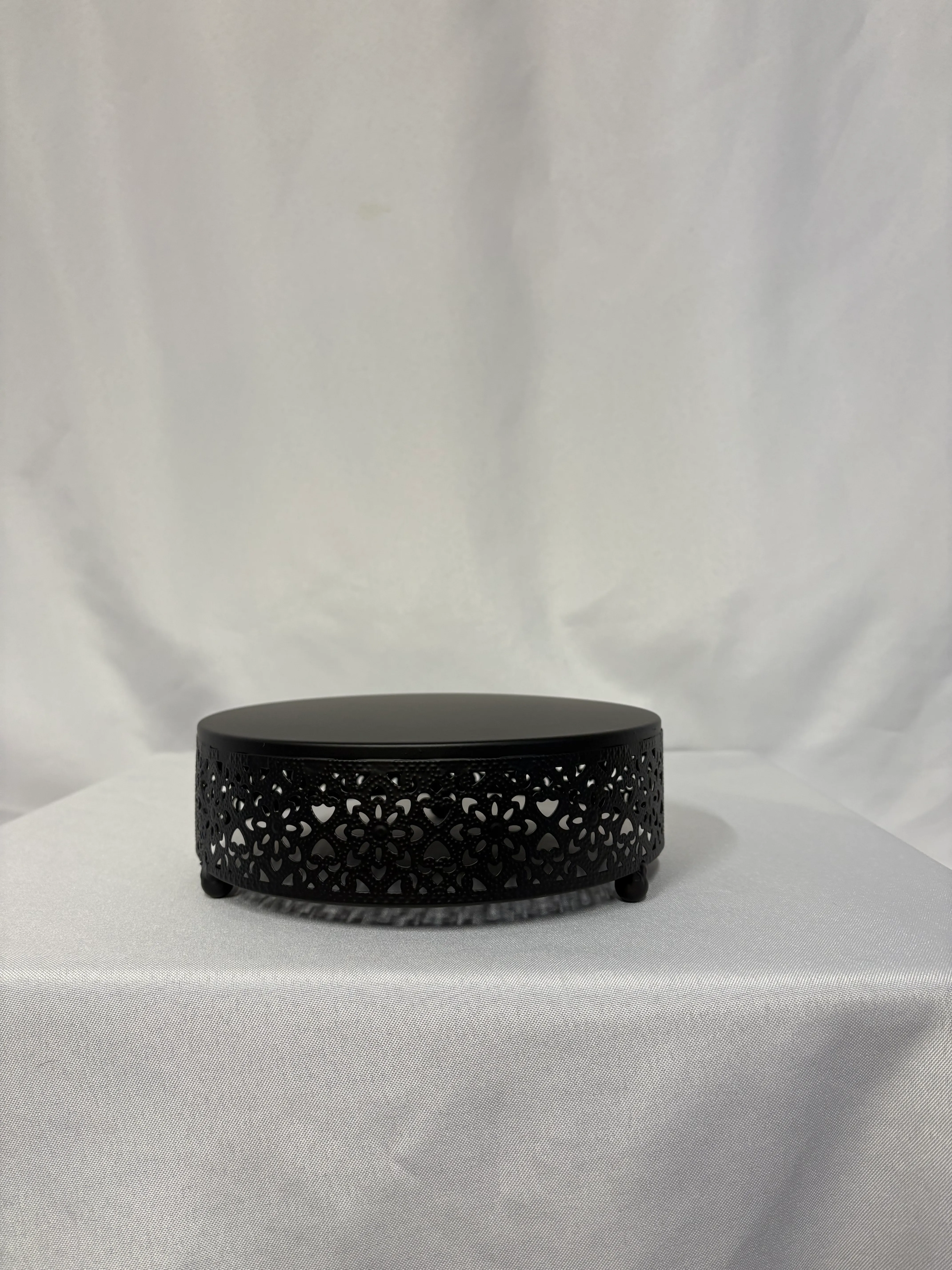 Black Cake Stand 1