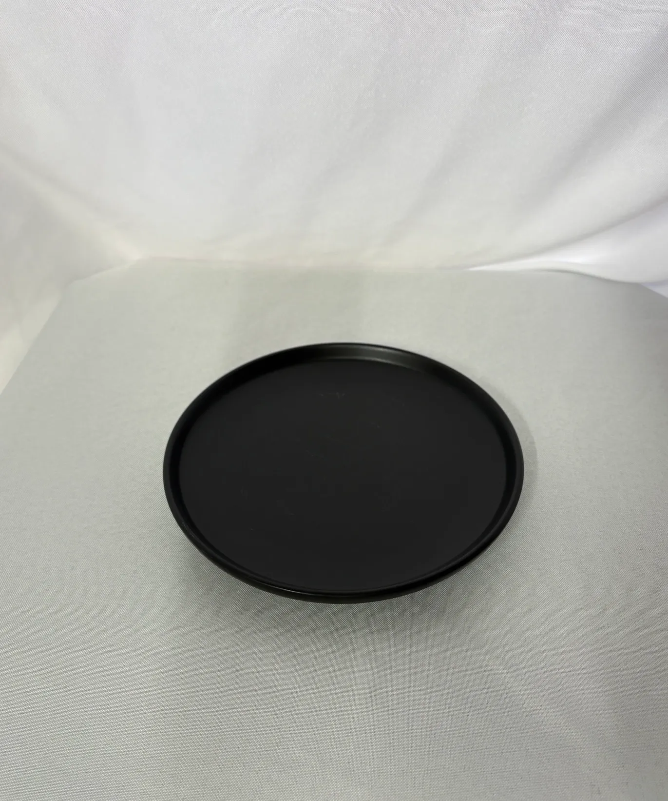 7.5 in Black Modern Plate 1
