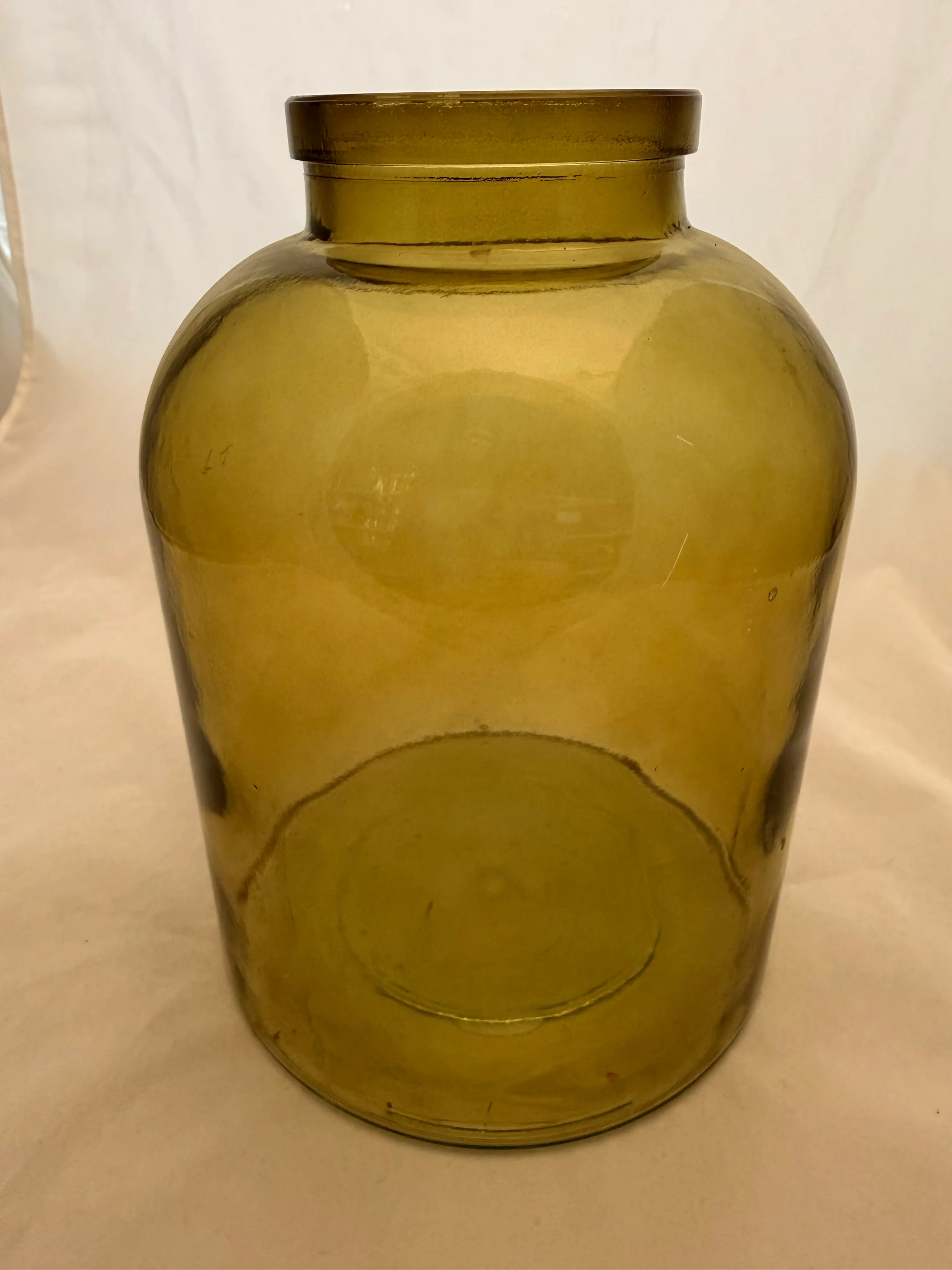 8" x 2.5" Green Vase