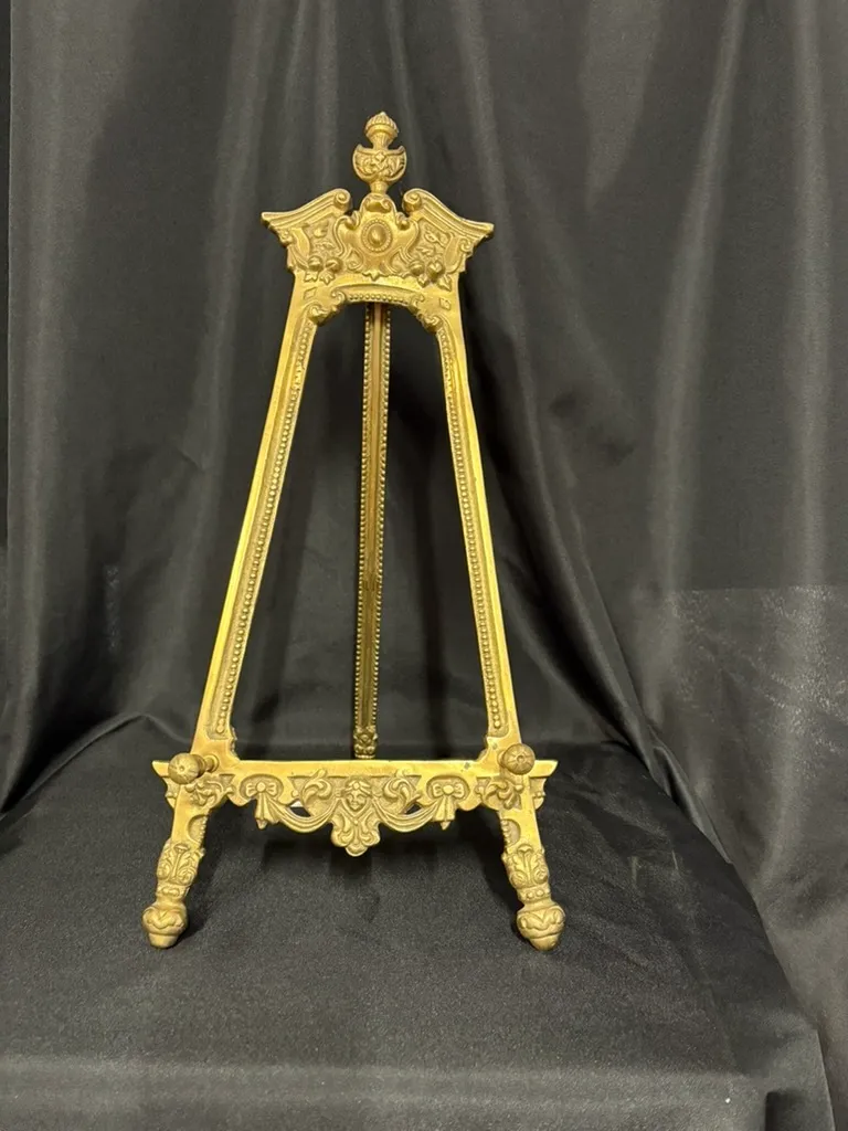 19 Inch Metal Gold Easel