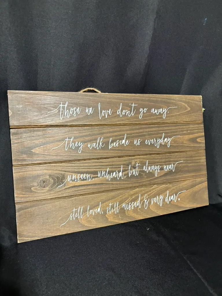 Wood Pallet Design Memorial Sign