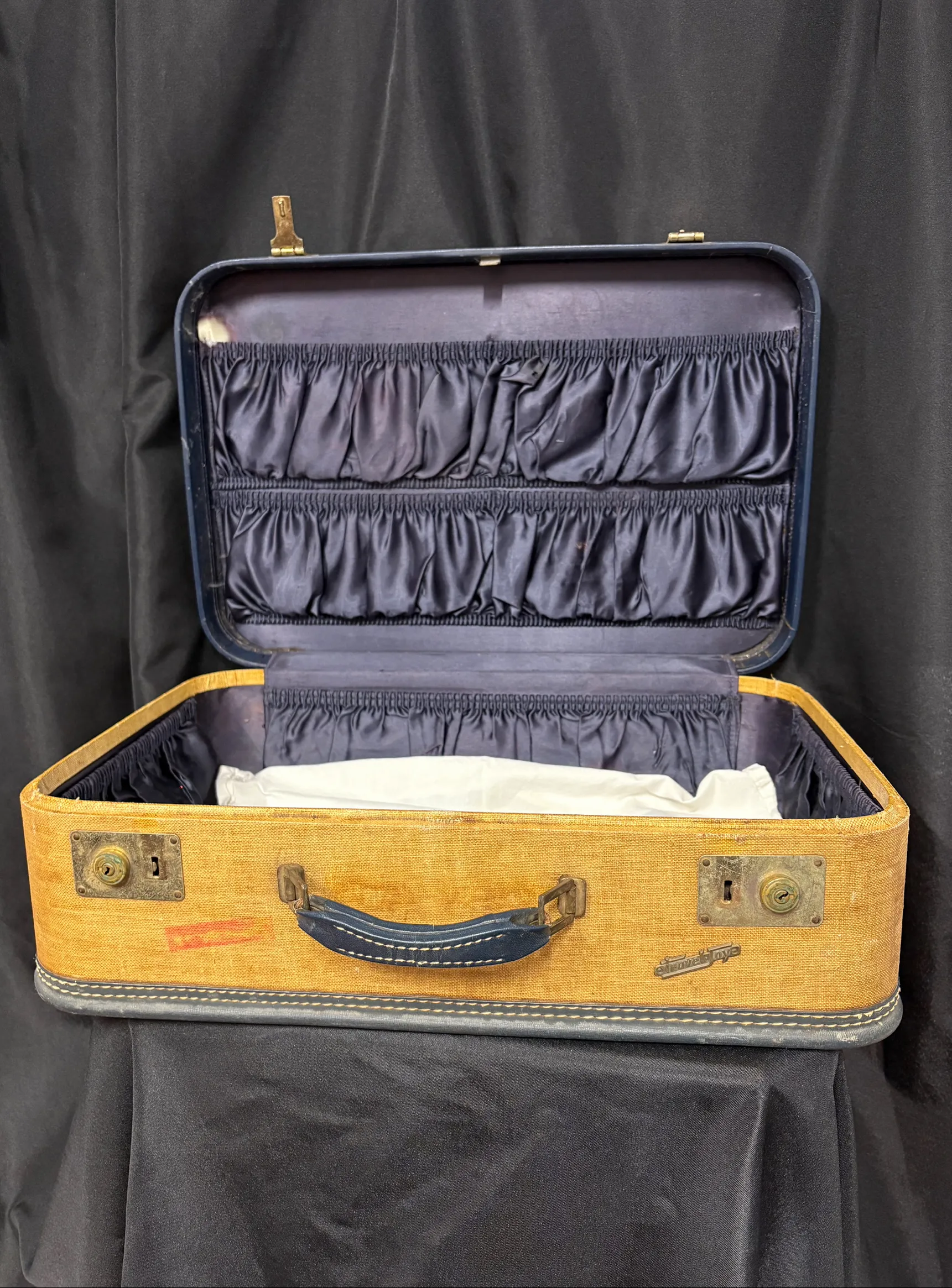 Vintage Suitcase 5