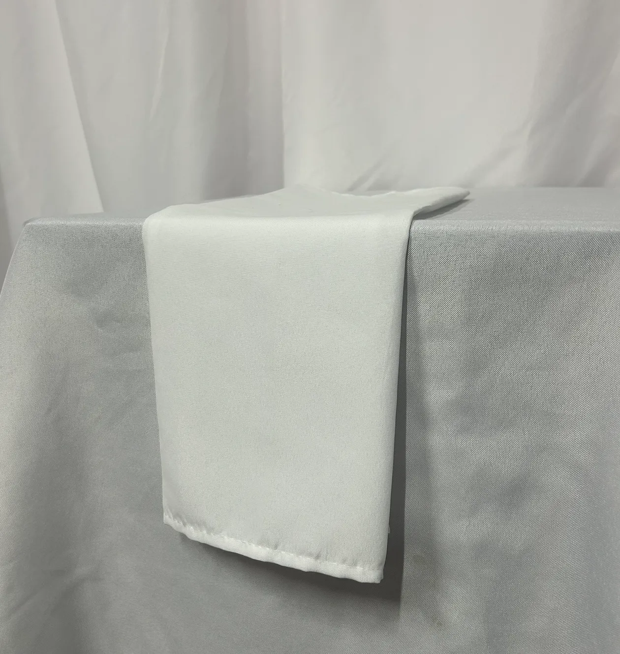 White Round Tablecloths HILLSIDE EVENTS ONLY