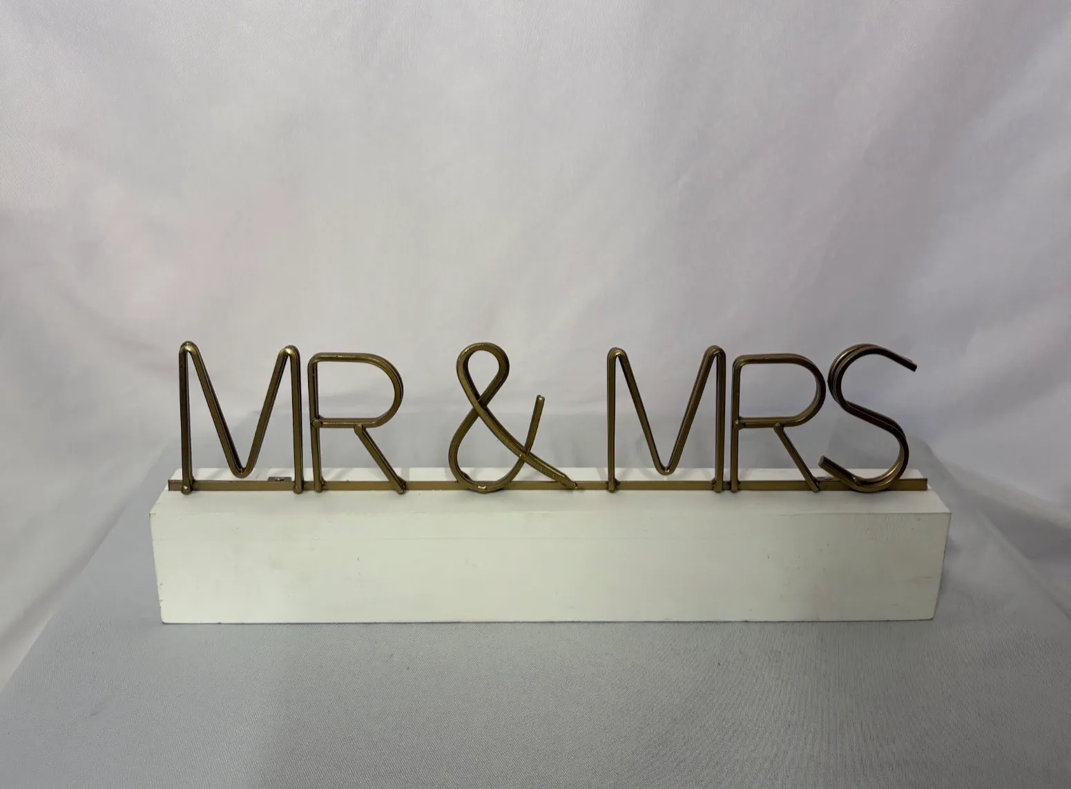 Mr & Mrs White and Metal sign 