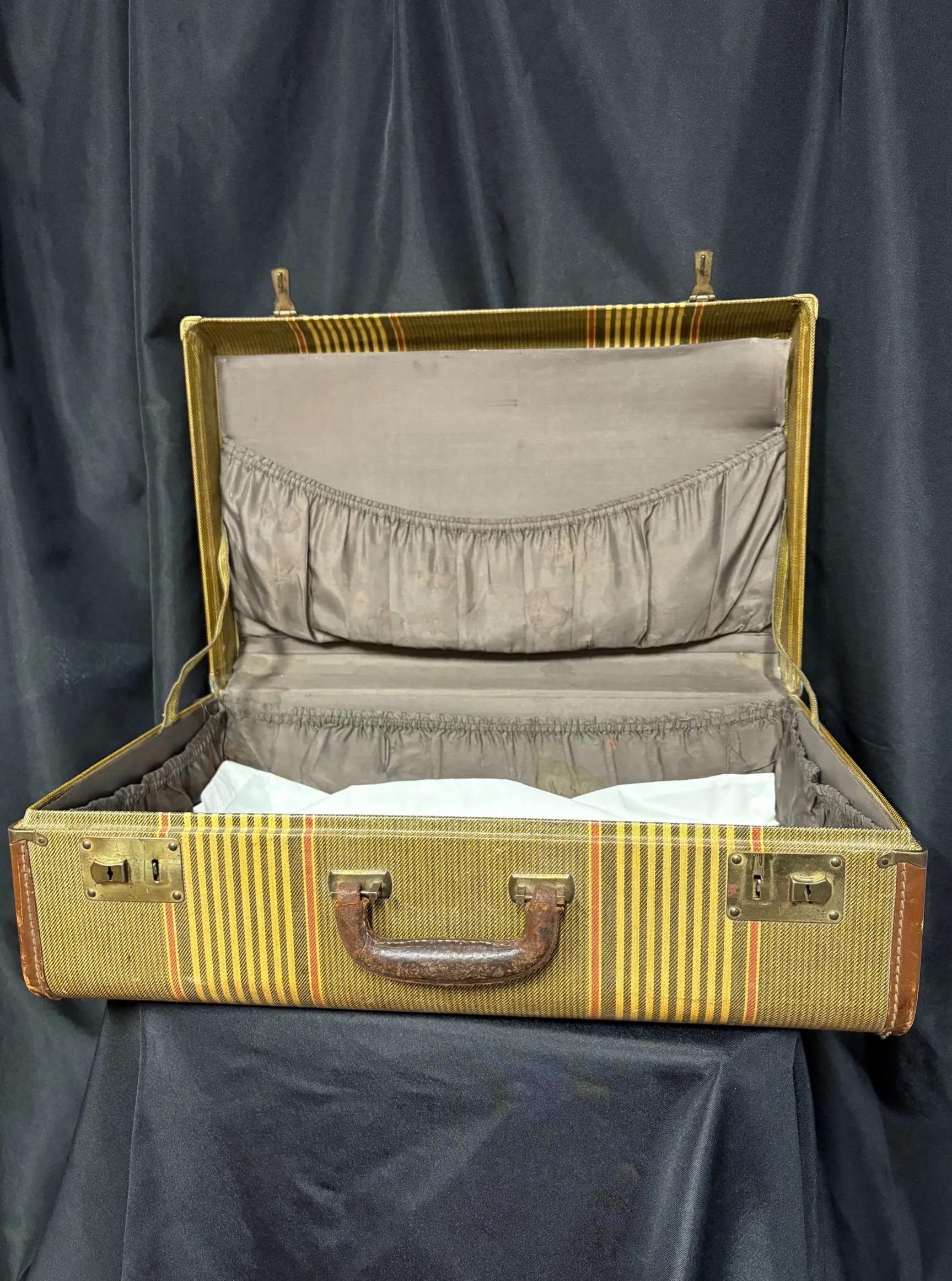 Vintage Suitcase 4