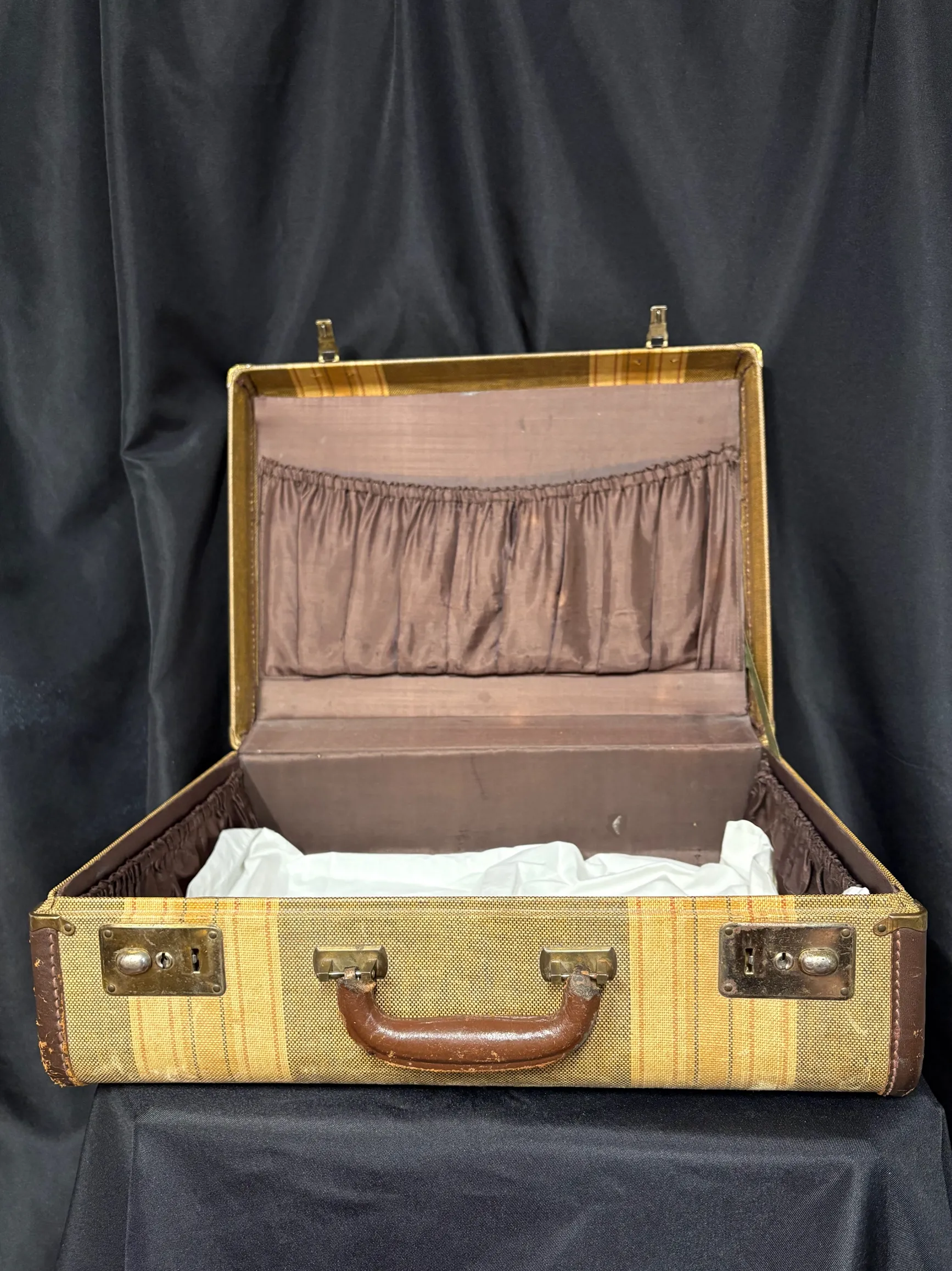 Vintage Suitcase 3