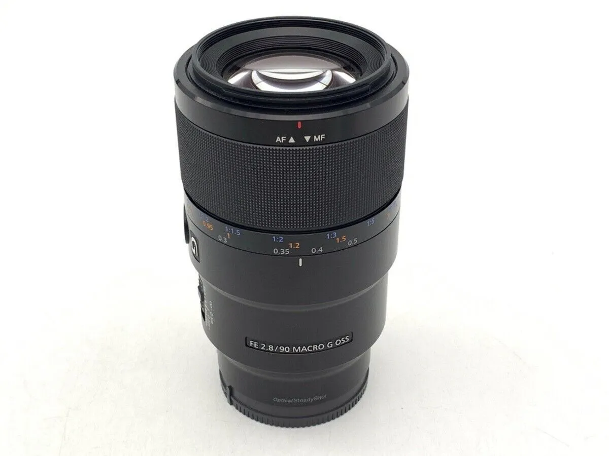Sony FE 90mm f/2.8 Macro G OSS Lens