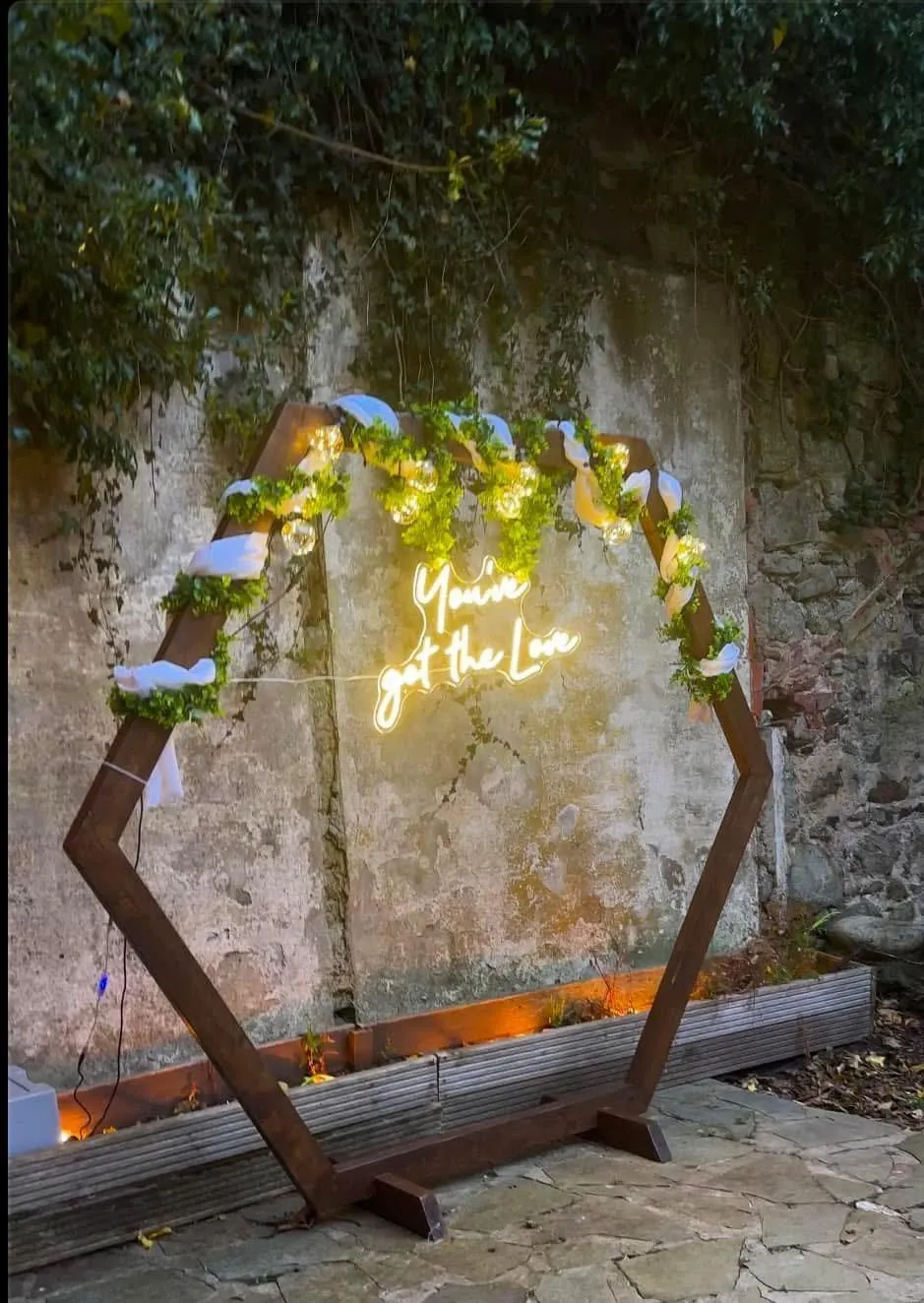 Hex Rustic Arch Backdrop