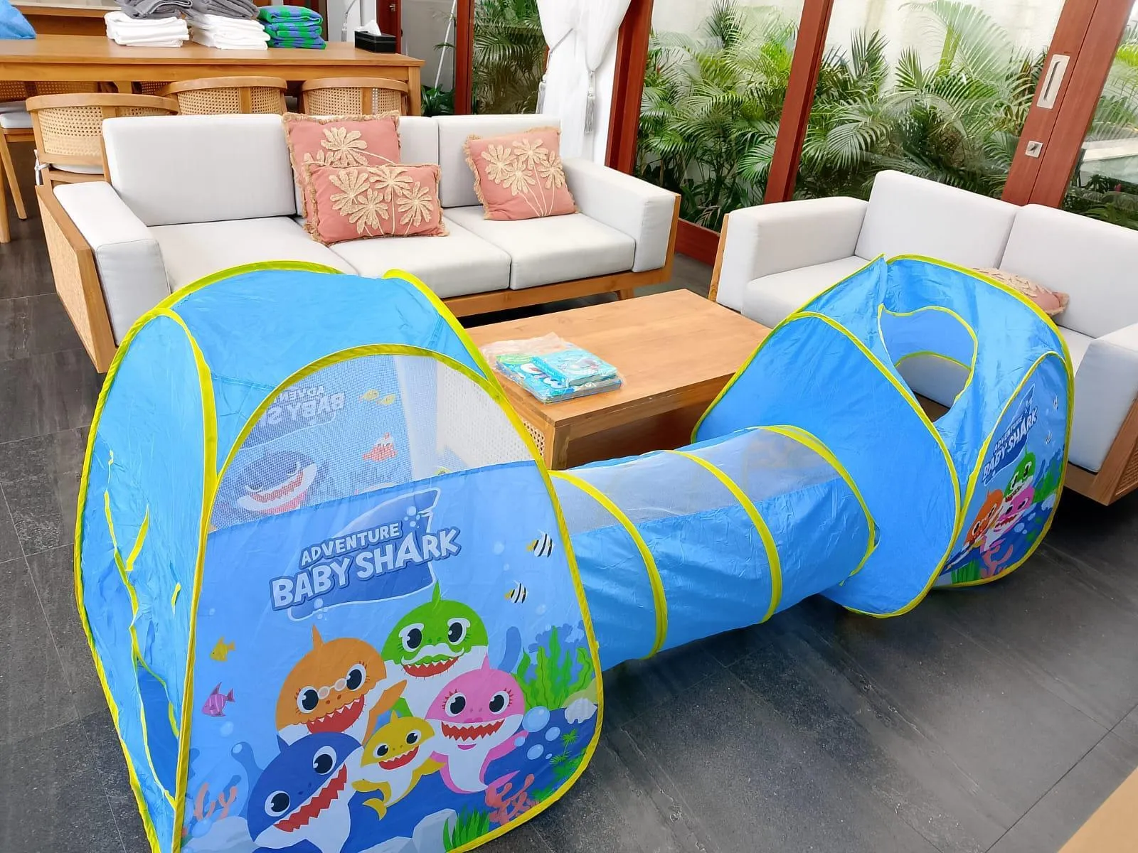 Baby Shark Play Tunnel