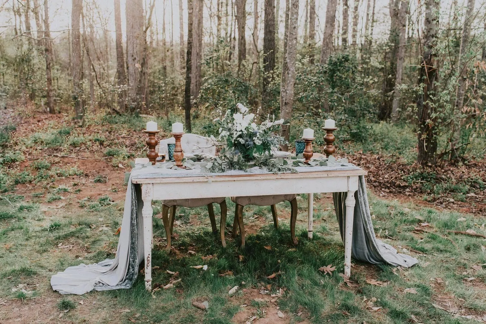 Avery Farm Table