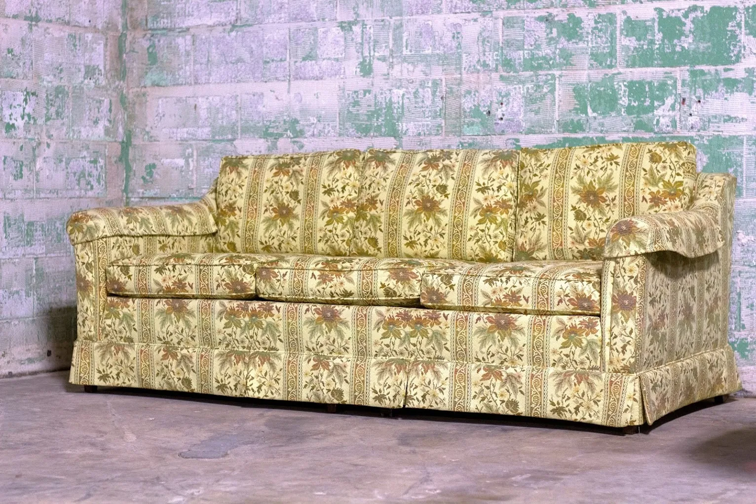 Donna Sofa