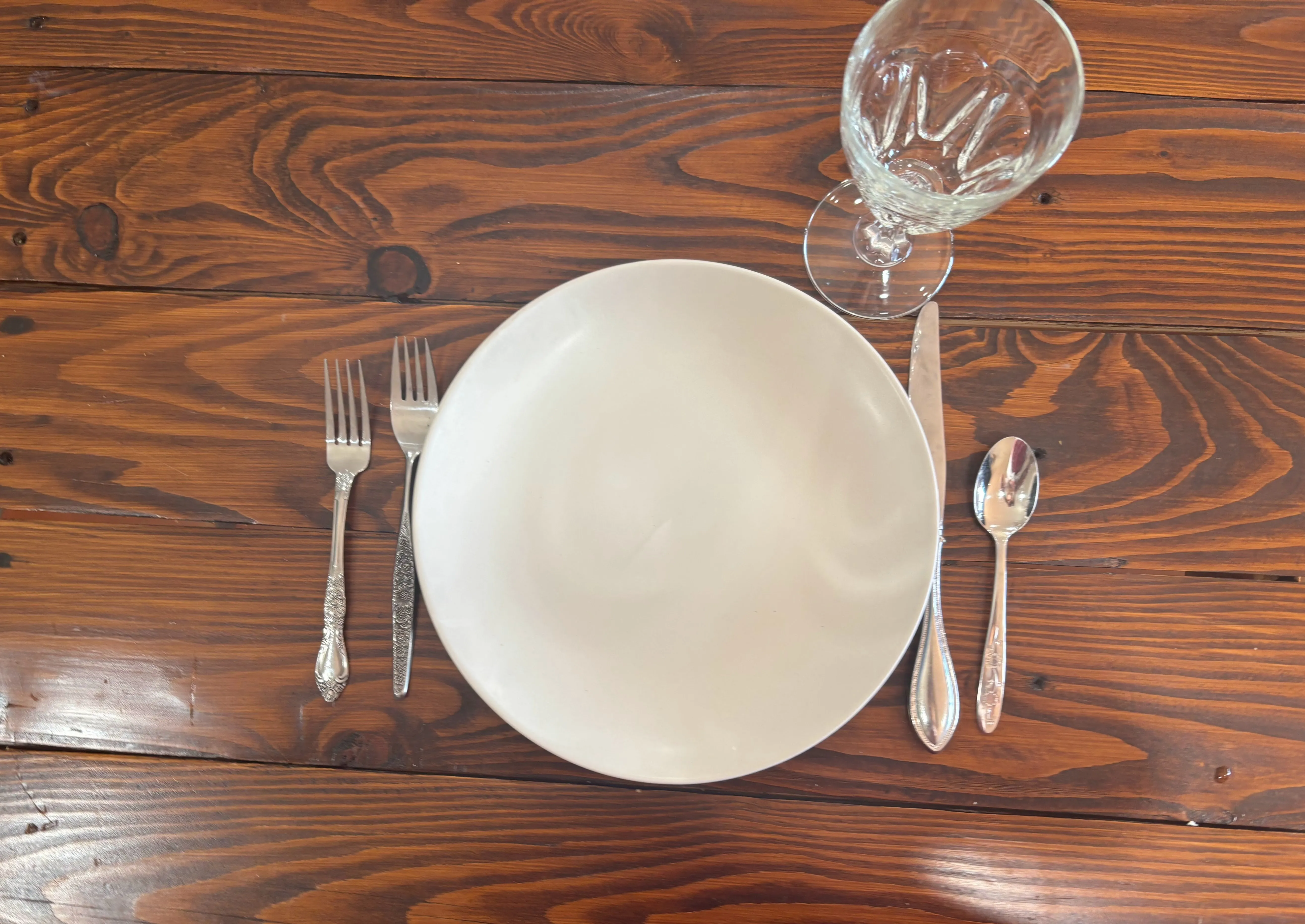 Natural Ivory Stoneware Dinnerware Collection