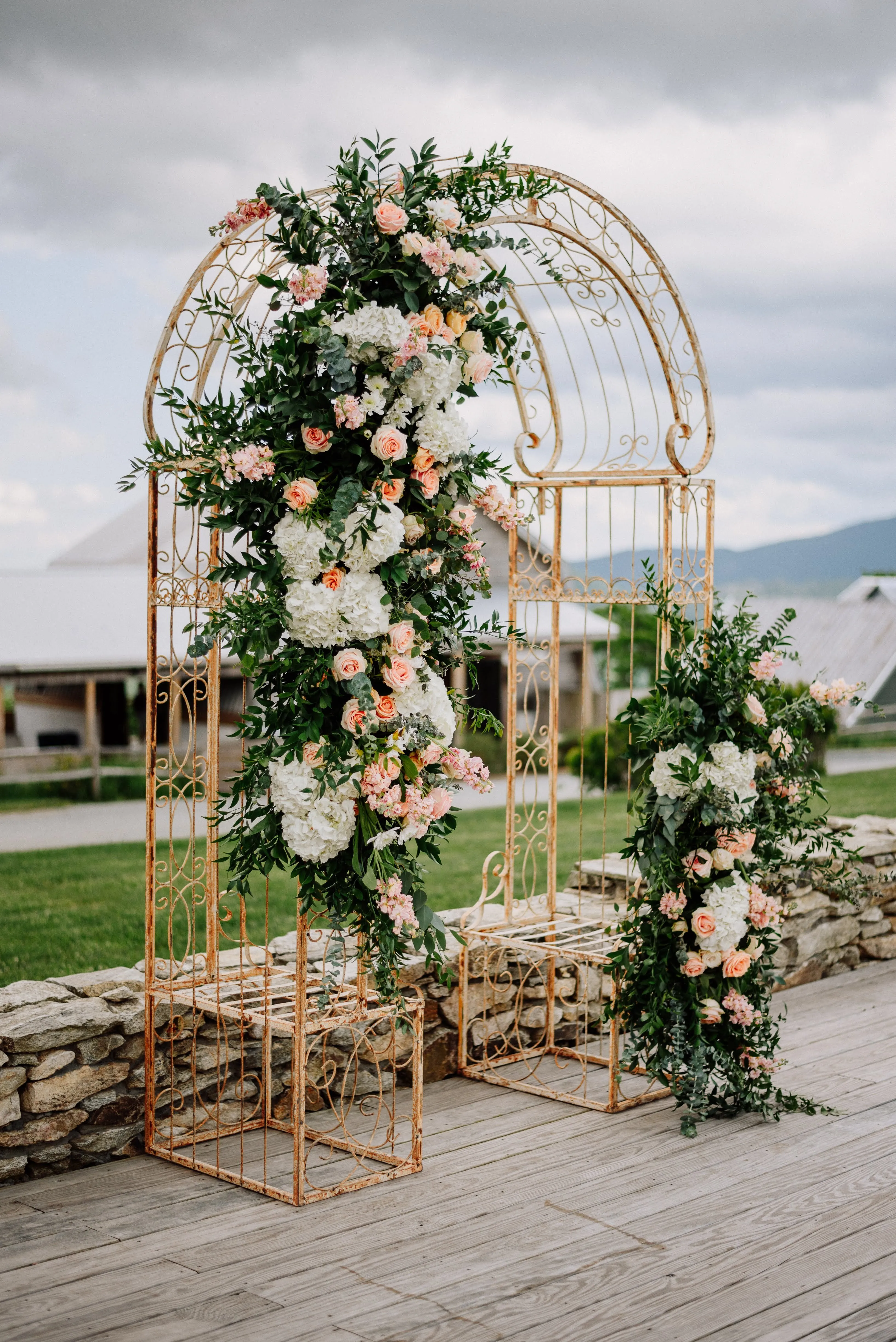 Vintage Cream Metal Arbor