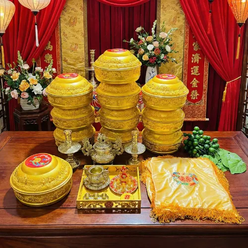 Vietnamese Tea Ceremony Wedding - Gold