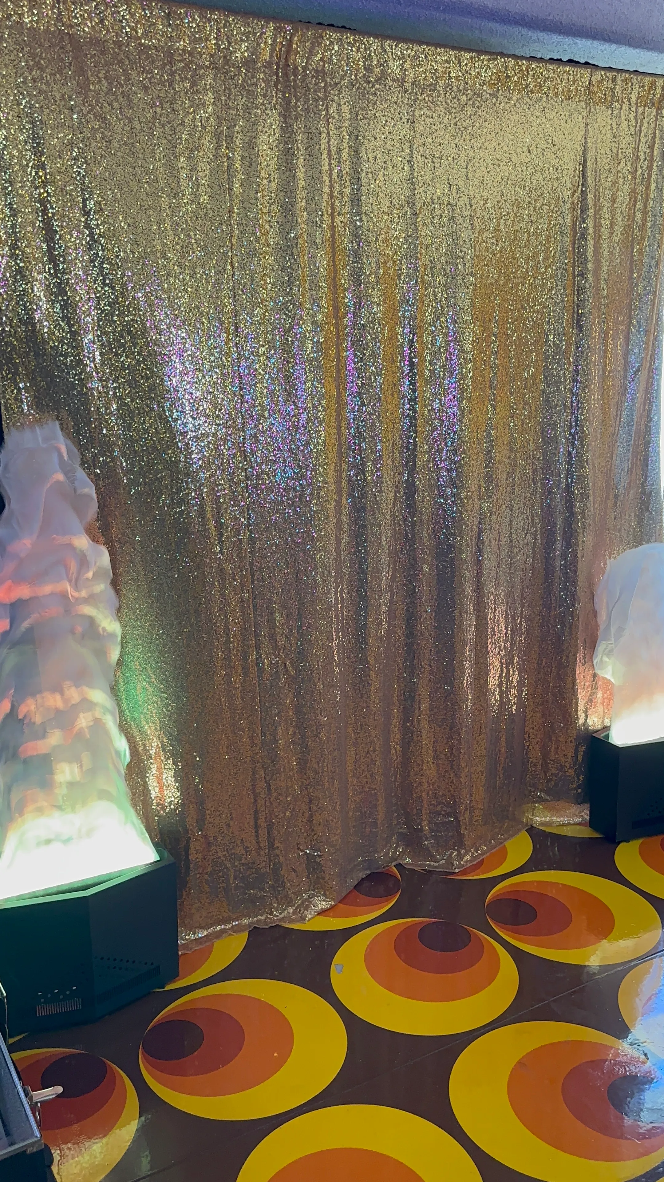 8ft x 8ft Sequin Backdrop & Stand