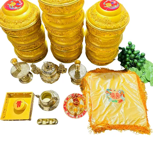 Vietnamese Tea Ceremony Wedding - Gold