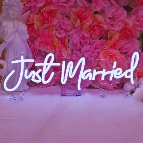 "Just Married" Neon Sign 5.5" x 16.9"