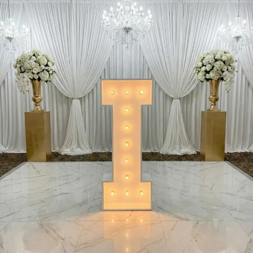 3ft Wood Marquee Letter - I