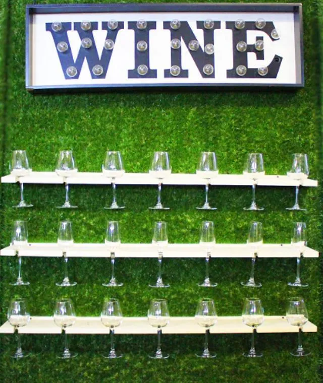 Grass Champagne Wall