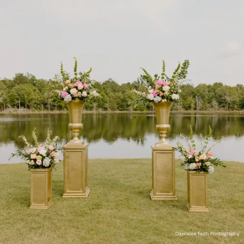 Laurel Pedestal: Small