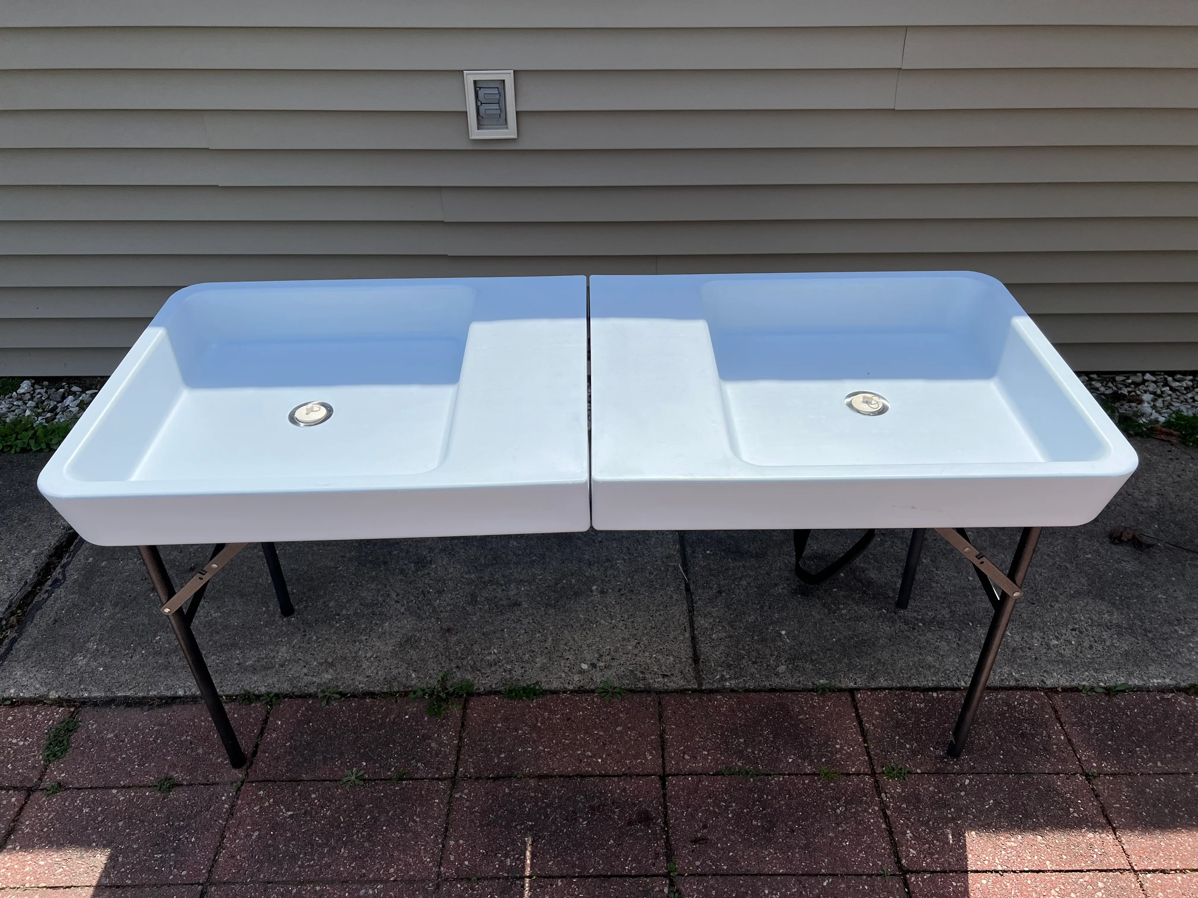 Folding Cooler Table