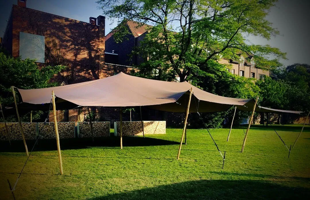 Stretch tent