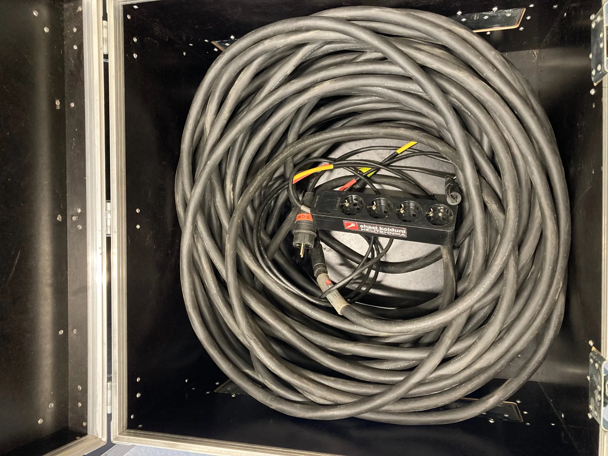 Cat 5e duubel kaabel + vool 70m 